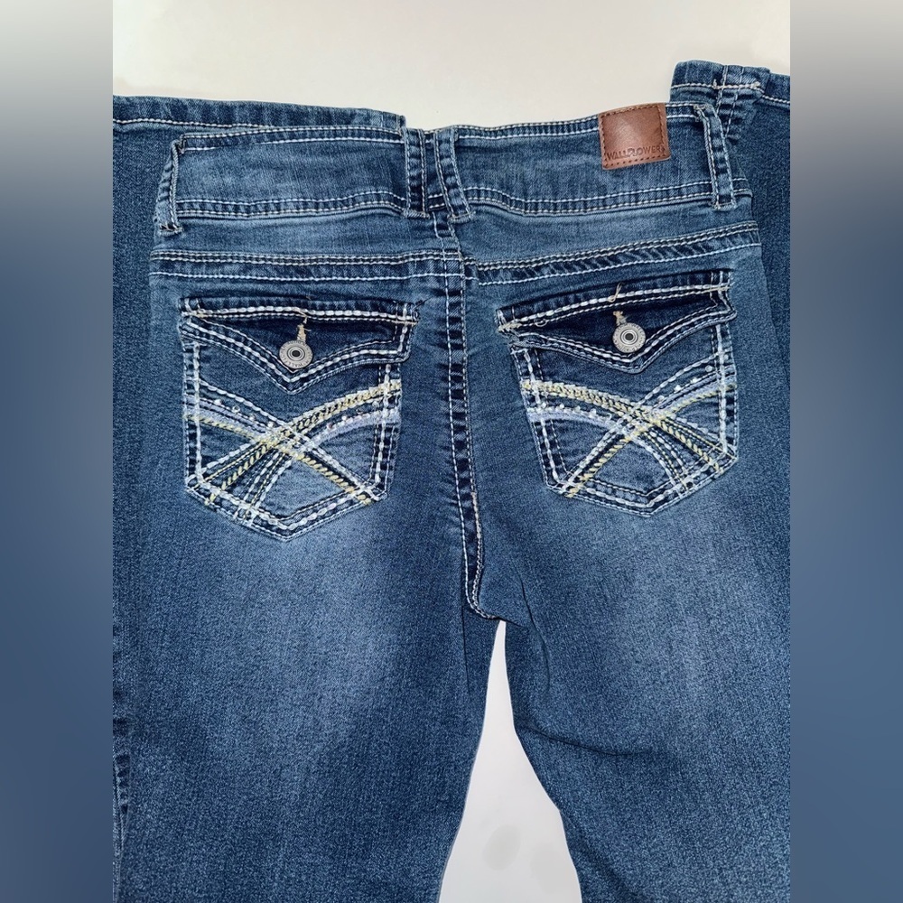 Wallflower Lucious Curvy Fit Bootcut Jeans Size 3 Regular Embellished - Picture 9 of 13